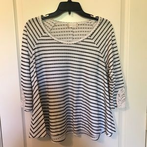 3-quarter sleeve knitted shirt